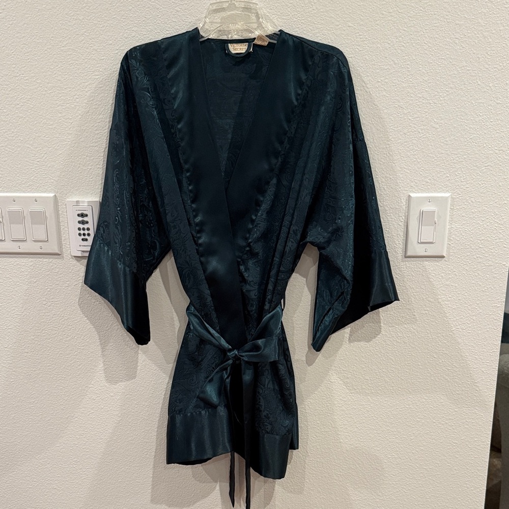 Victoria's Secret Elegant Satin Kimono Robe